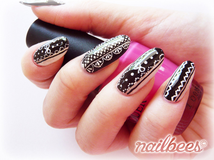 Sophisticated Black Nail Art